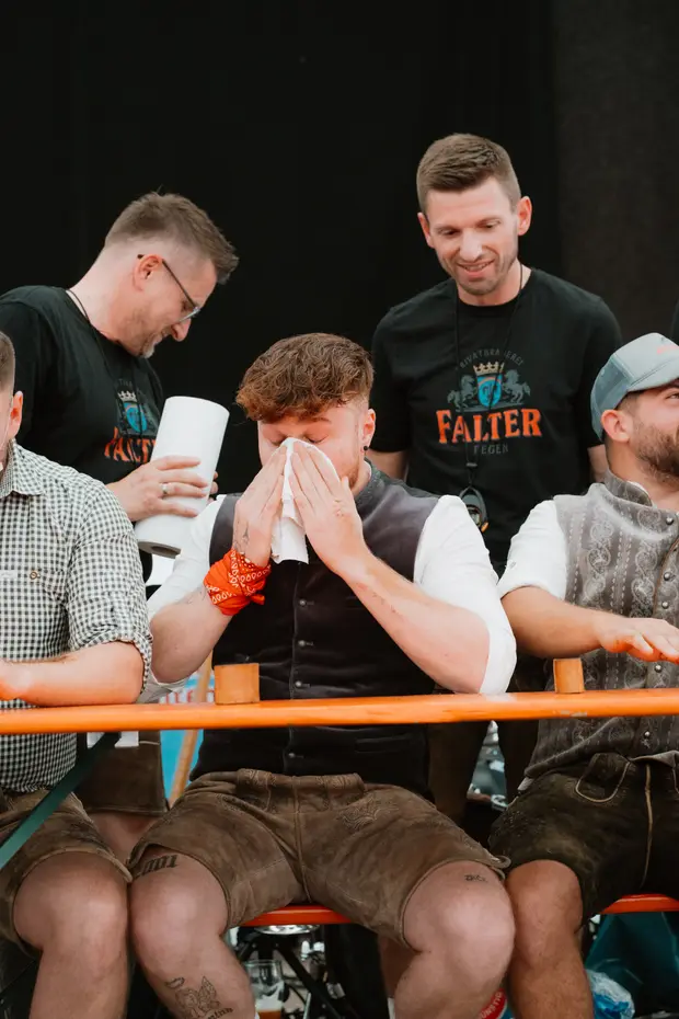 Schmalzlerfest Perlesreut 2025 Sonntag: Schnupferwettbewerb, Verlosung, d Noudnigln Foto 2501259