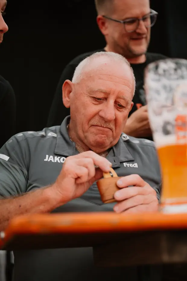 Schmalzlerfest Perlesreut 2025 Sonntag: Schnupferwettbewerb, Verlosung, d Noudnigln Foto 2501270