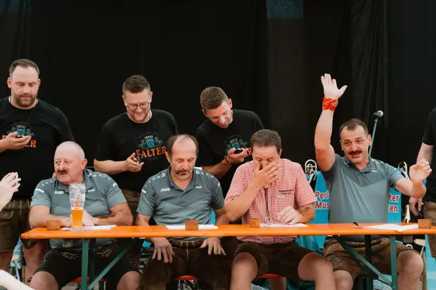 Schmalzlerfest Perlesreut 2025 Sonntag: Schnupferwettbewerb, Verlosung, d Noudnigln Foto 2501287