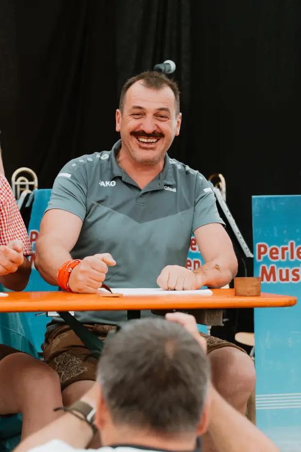 Schmalzlerfest Perlesreut 2025 Sonntag: Schnupferwettbewerb, Verlosung, d Noudnigln Foto 2501288