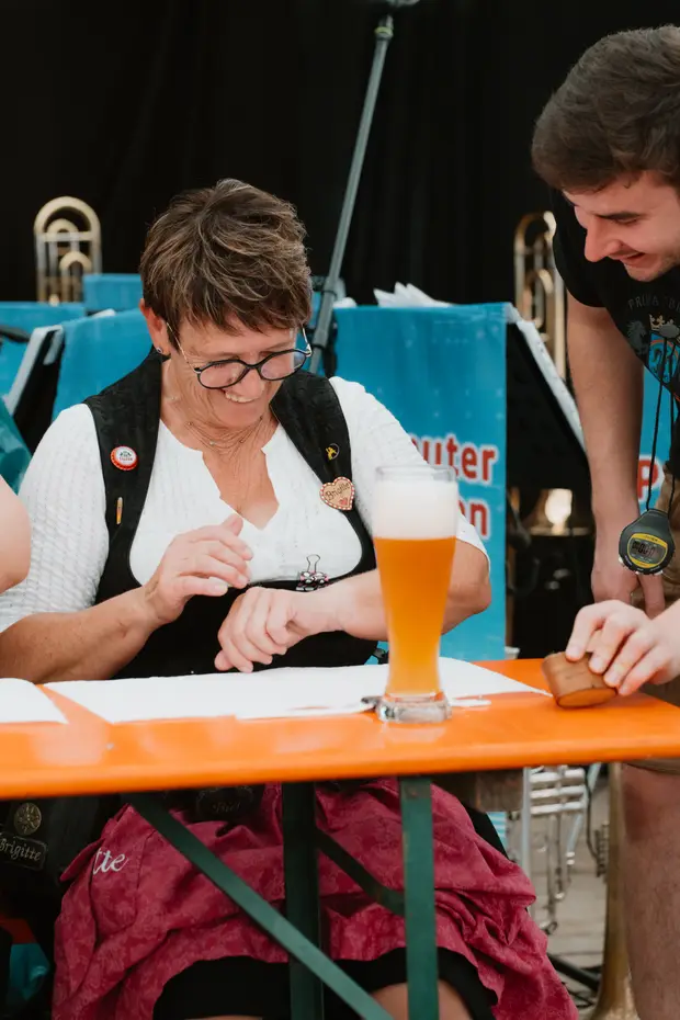 Schmalzlerfest Perlesreut 2025 Sonntag: Schnupferwettbewerb, Verlosung, d Noudnigln Foto 2501298