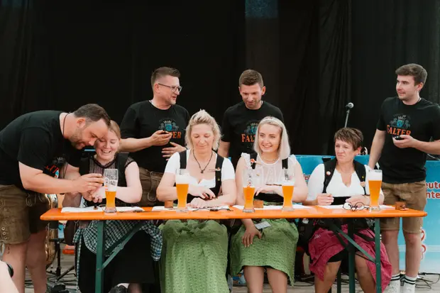 Schmalzlerfest Perlesreut 2025 Sonntag: Schnupferwettbewerb, Verlosung, d Noudnigln Foto 2501299