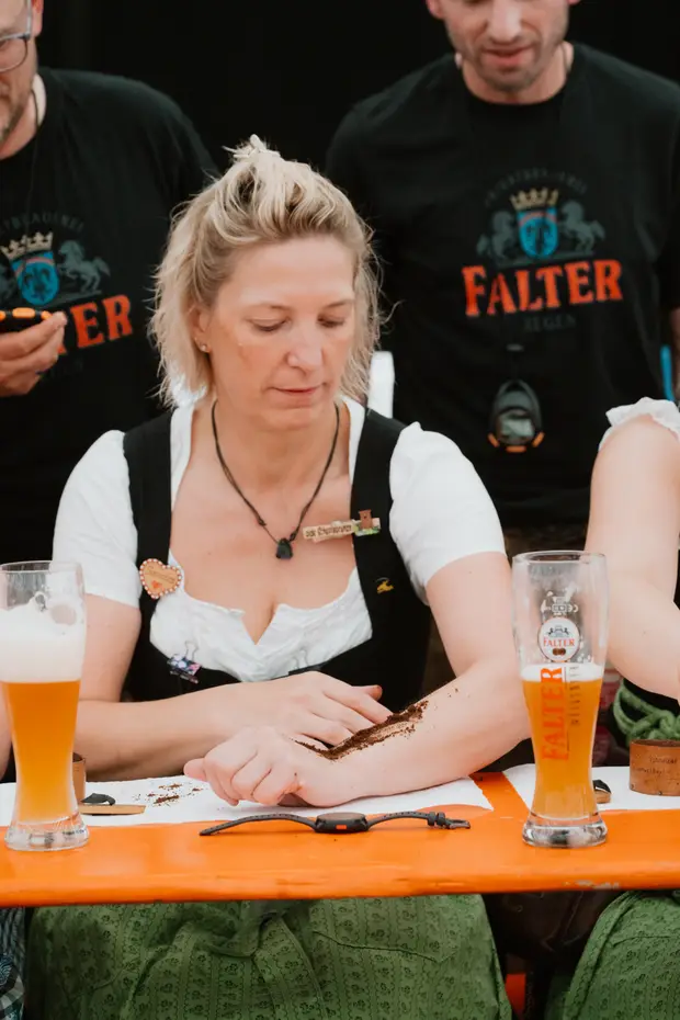 Schmalzlerfest Perlesreut 2025 Sonntag: Schnupferwettbewerb, Verlosung, d Noudnigln Foto 2501305