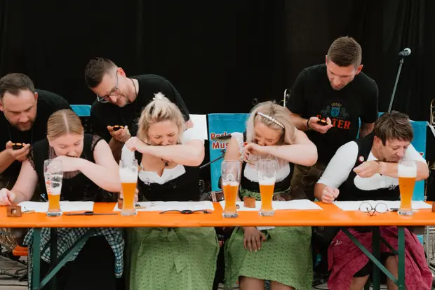 Schmalzlerfest Perlesreut 2025 Sonntag: Schnupferwettbewerb, Verlosung, d Noudnigln Foto 2501309