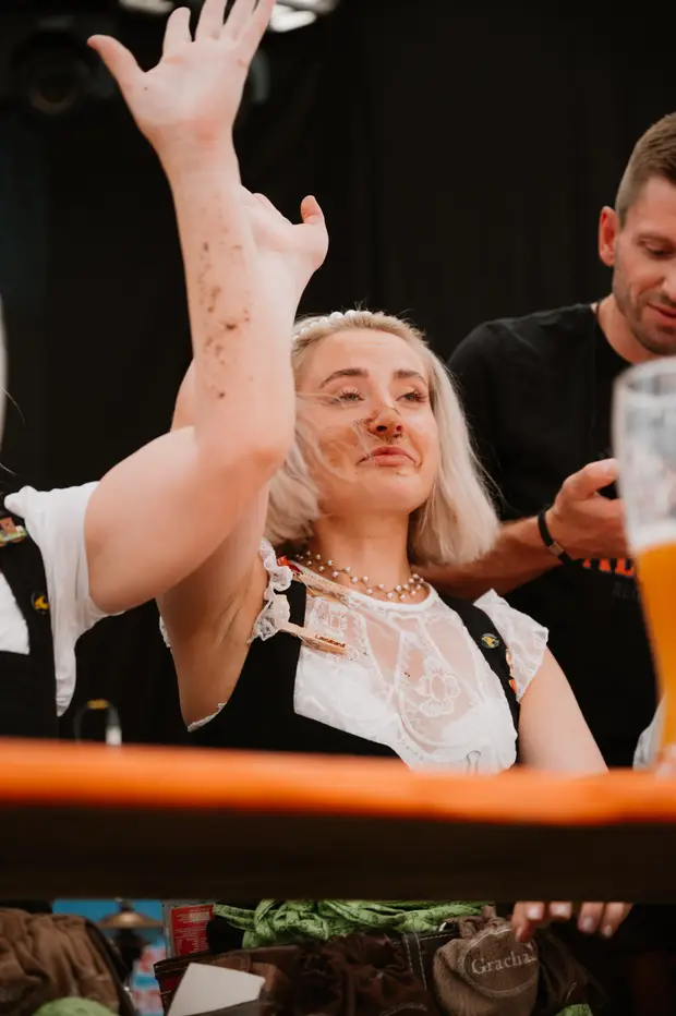 Schmalzlerfest Perlesreut 2025 Sonntag: Schnupferwettbewerb, Verlosung, d Noudnigln Foto 2501312