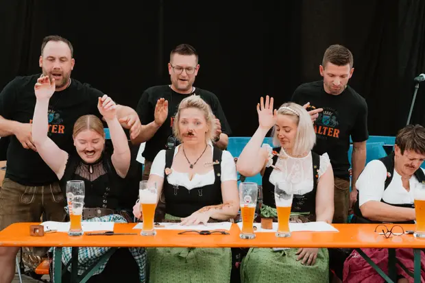 Schmalzlerfest Perlesreut 2025 Sonntag: Schnupferwettbewerb, Verlosung, d Noudnigln Foto 2501315