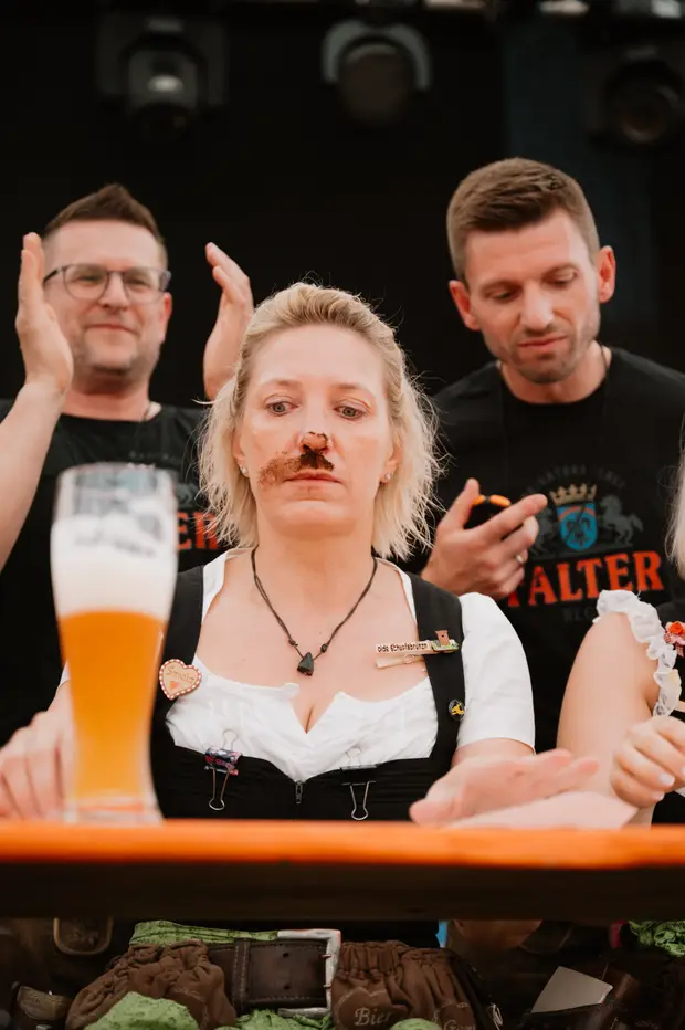 Schmalzlerfest Perlesreut 2025 Sonntag: Schnupferwettbewerb, Verlosung, d Noudnigln Foto 2501316