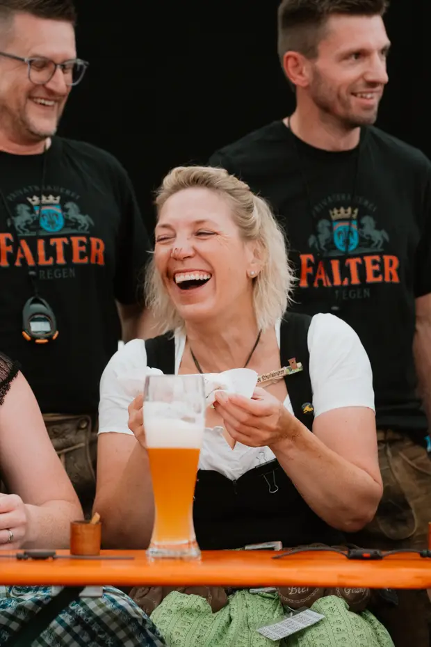 Schmalzlerfest Perlesreut 2025 Sonntag: Schnupferwettbewerb, Verlosung, d Noudnigln Foto 2501318