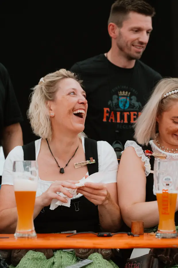 Schmalzlerfest Perlesreut 2025 Sonntag: Schnupferwettbewerb, Verlosung, d Noudnigln Foto 2501319