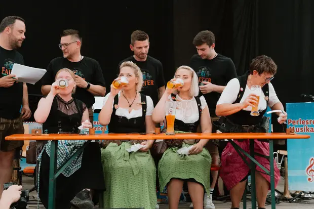 Schmalzlerfest Perlesreut 2025 Sonntag: Schnupferwettbewerb, Verlosung, d Noudnigln Foto 2501324