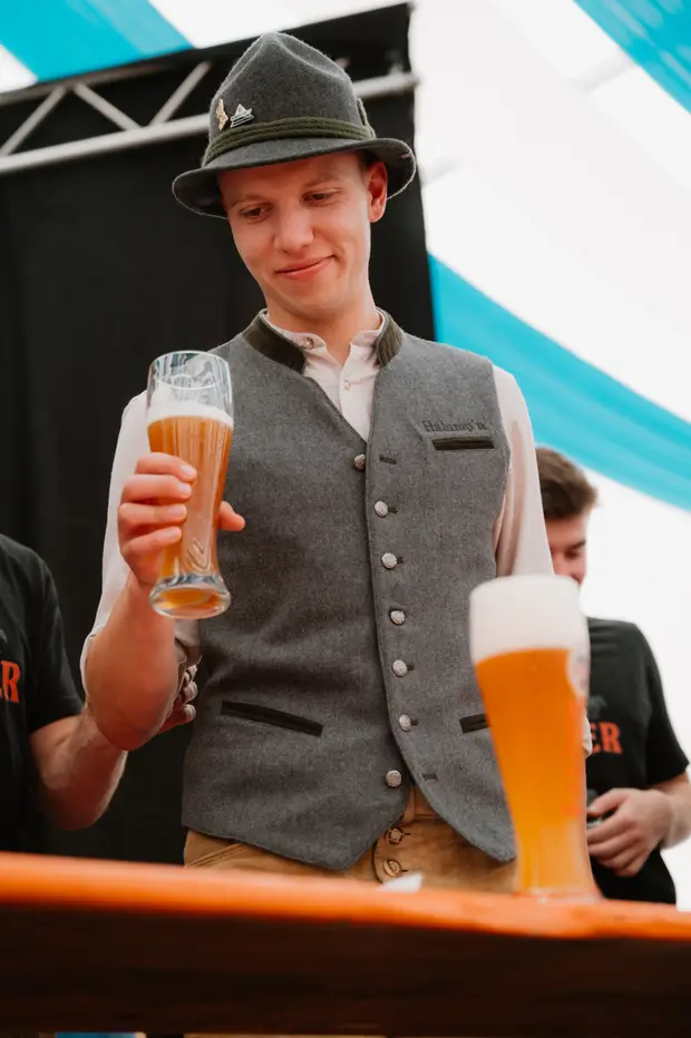 Schmalzlerfest Perlesreut 2025 Sonntag: Schnupferwettbewerb, Verlosung, d Noudnigln Foto 2501325