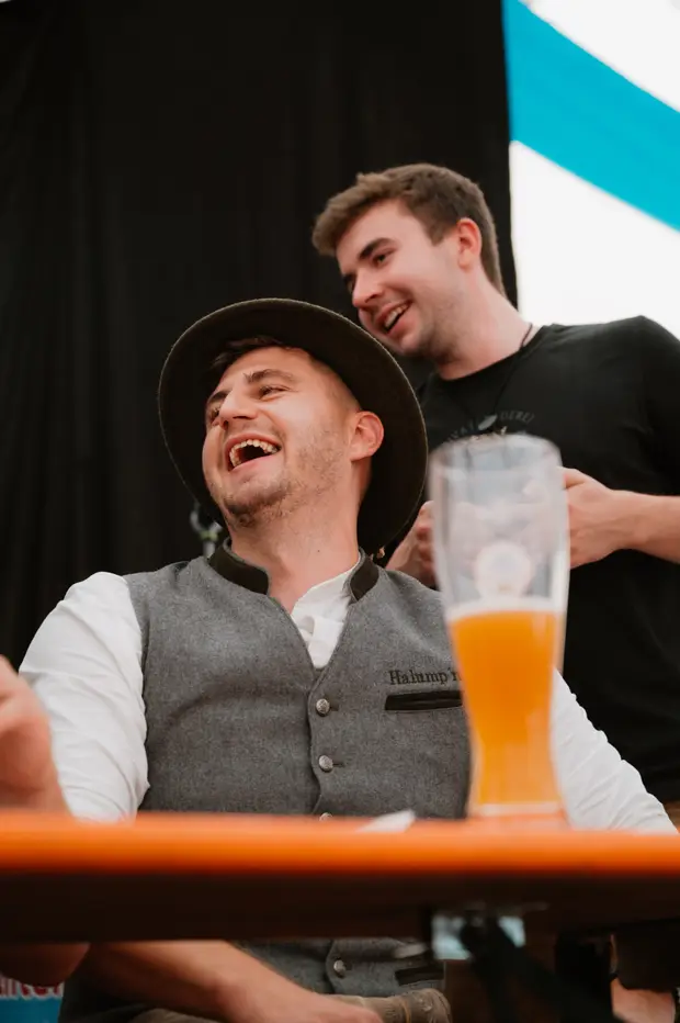Schmalzlerfest Perlesreut 2025 Sonntag: Schnupferwettbewerb, Verlosung, d Noudnigln Foto 2501326