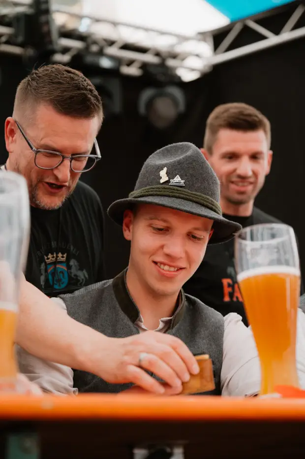 Schmalzlerfest Perlesreut 2025 Sonntag: Schnupferwettbewerb, Verlosung, d Noudnigln Foto 2501330
