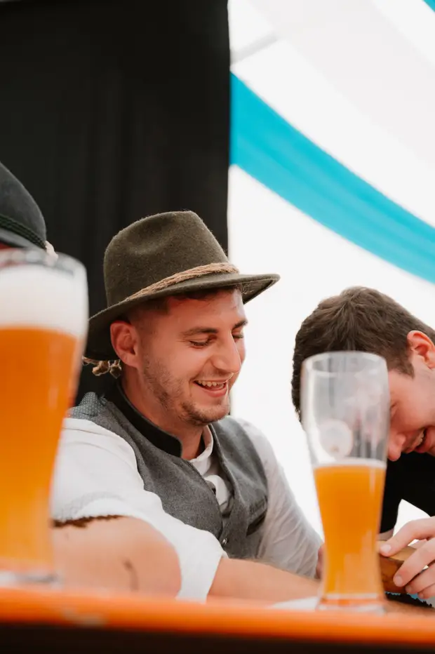 Schmalzlerfest Perlesreut 2025 Sonntag: Schnupferwettbewerb, Verlosung, d Noudnigln Foto 2501333