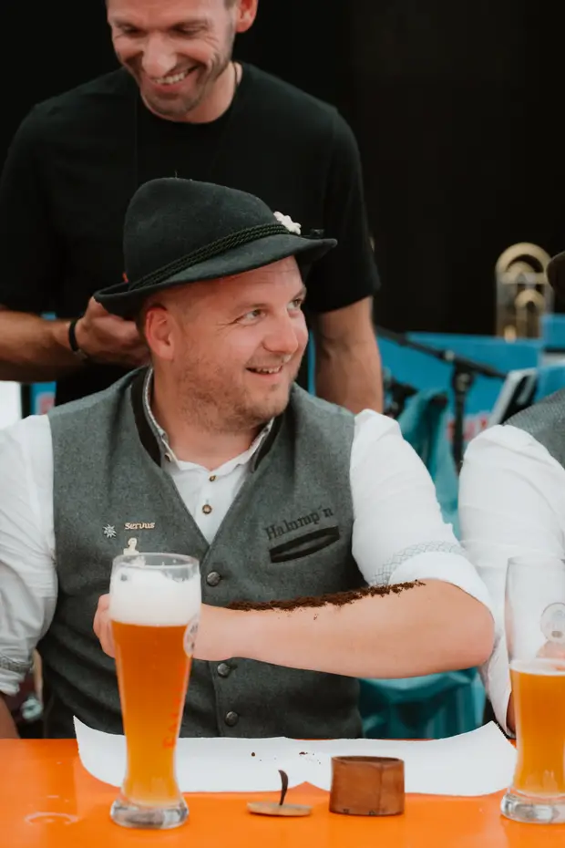 Schmalzlerfest Perlesreut 2025 Sonntag: Schnupferwettbewerb, Verlosung, d Noudnigln Foto 2501335