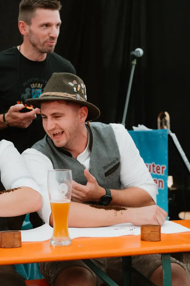 Schmalzlerfest Perlesreut 2025 Sonntag: Schnupferwettbewerb, Verlosung, d Noudnigln Foto 2501336