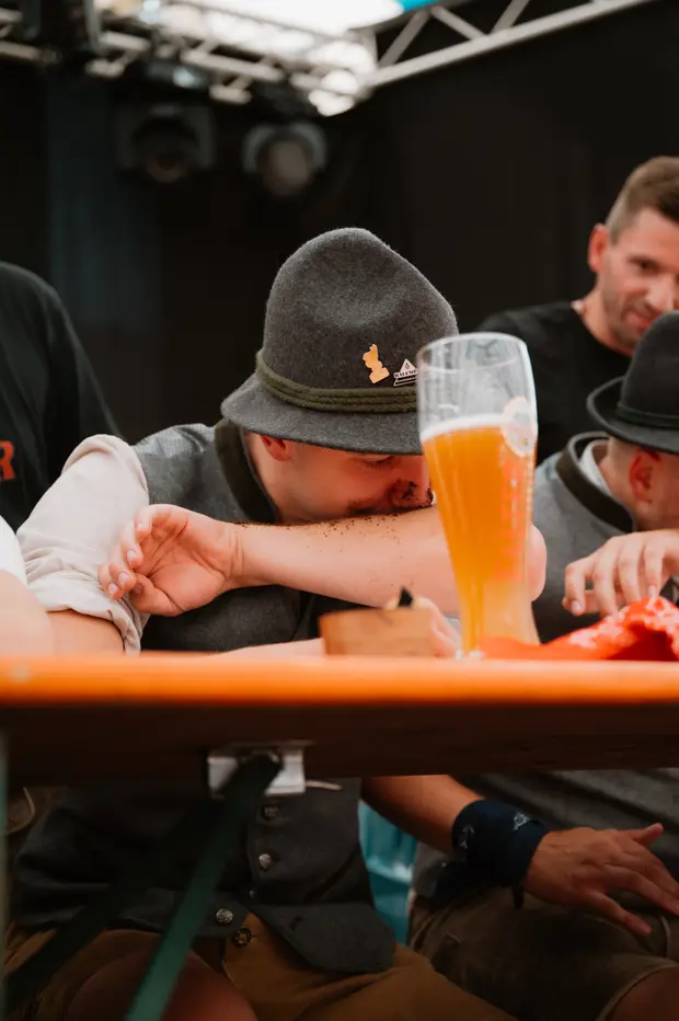 Schmalzlerfest Perlesreut 2025 Sonntag: Schnupferwettbewerb, Verlosung, d Noudnigln Foto 2501341