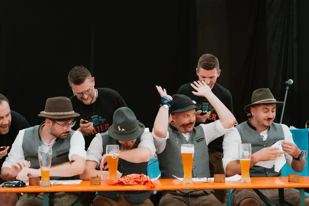 Schmalzlerfest Perlesreut 2025 Sonntag: Schnupferwettbewerb, Verlosung, d Noudnigln Foto 2501345