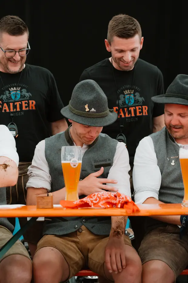 Schmalzlerfest Perlesreut 2025 Sonntag: Schnupferwettbewerb, Verlosung, d Noudnigln Foto 2501350
