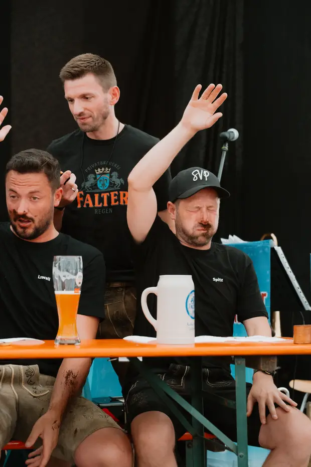 Schmalzlerfest Perlesreut 2025 Sonntag: Schnupferwettbewerb, Verlosung, d Noudnigln Foto 2501364