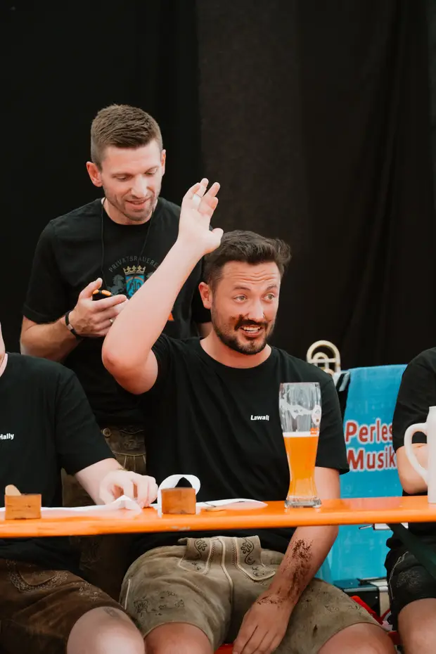 Schmalzlerfest Perlesreut 2025 Sonntag: Schnupferwettbewerb, Verlosung, d Noudnigln Foto 2501365