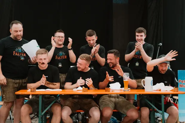 Schmalzlerfest Perlesreut 2025 Sonntag: Schnupferwettbewerb, Verlosung, d Noudnigln Foto 2501373