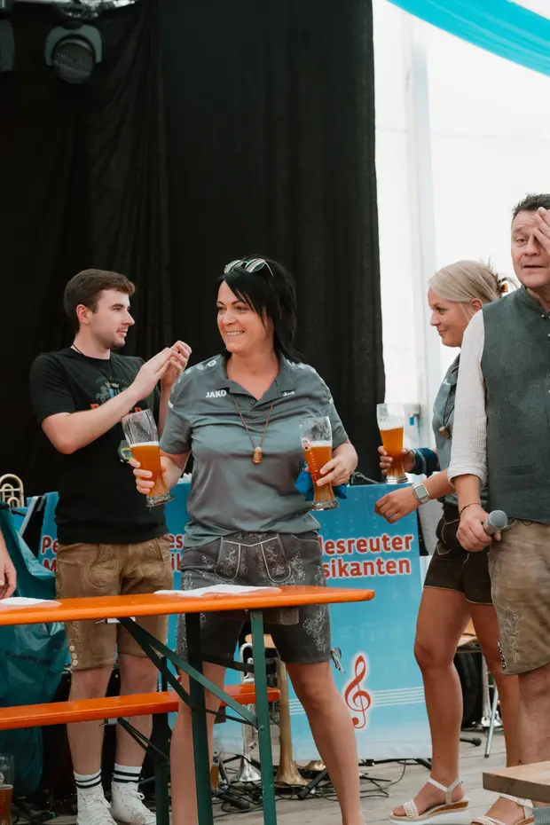 Schmalzlerfest Perlesreut 2025 Sonntag: Schnupferwettbewerb, Verlosung, d Noudnigln Foto 2501374