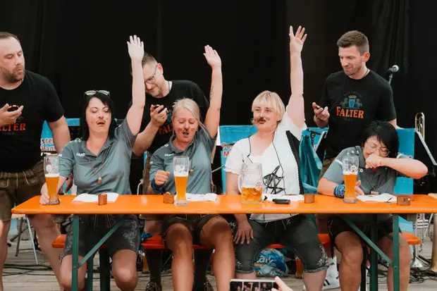 Schmalzlerfest Perlesreut 2025 Sonntag: Schnupferwettbewerb, Verlosung, d Noudnigln Foto 2501385