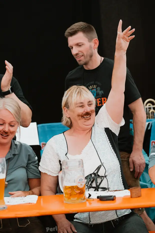 Schmalzlerfest Perlesreut 2025 Sonntag: Schnupferwettbewerb, Verlosung, d Noudnigln Foto 2501387
