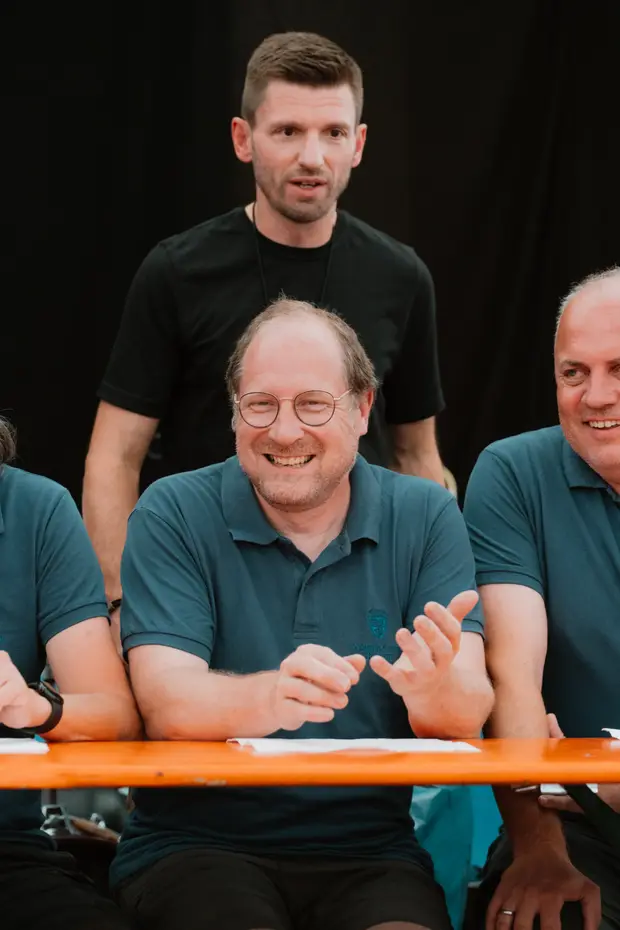Schmalzlerfest Perlesreut 2025 Sonntag: Schnupferwettbewerb, Verlosung, d Noudnigln Foto 2501401