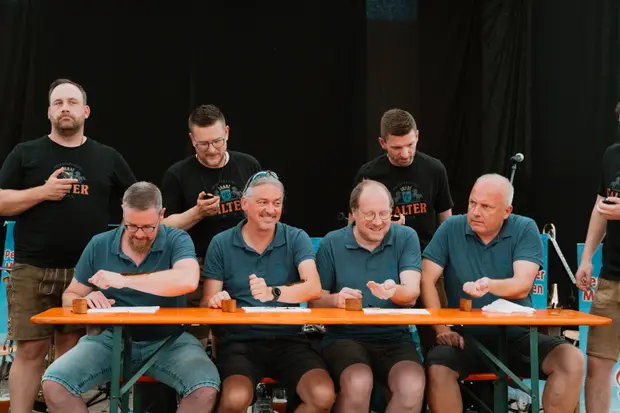 Schmalzlerfest Perlesreut 2025 Sonntag: Schnupferwettbewerb, Verlosung, d Noudnigln Foto 2501407