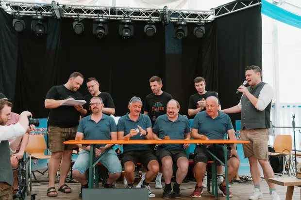 Schmalzlerfest Perlesreut 2025 Sonntag: Schnupferwettbewerb, Verlosung, d Noudnigln Foto 2501416