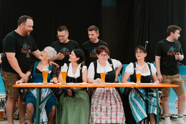 Schmalzlerfest Perlesreut 2025 Sonntag: Schnupferwettbewerb, Verlosung, d Noudnigln Foto 2501418