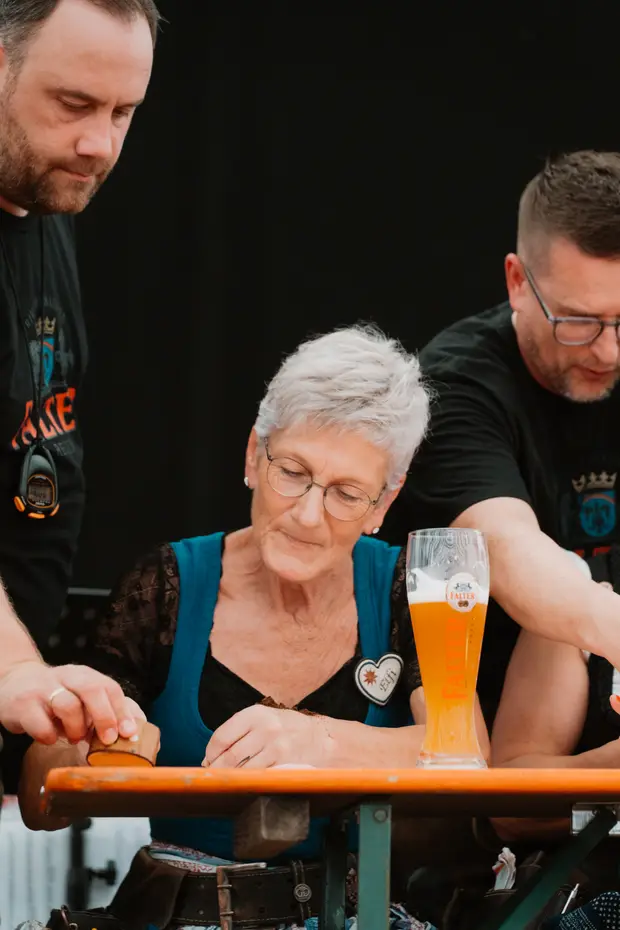 Schmalzlerfest Perlesreut 2025 Sonntag: Schnupferwettbewerb, Verlosung, d Noudnigln Foto 2501421