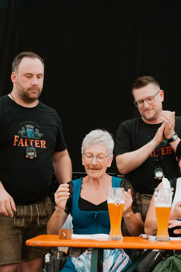 Schmalzlerfest Perlesreut 2025 Sonntag: Schnupferwettbewerb, Verlosung, d Noudnigln Foto 2501425