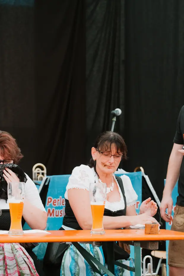 Schmalzlerfest Perlesreut 2025 Sonntag: Schnupferwettbewerb, Verlosung, d Noudnigln Foto 2501427