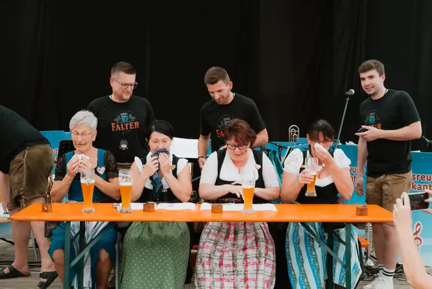 Schmalzlerfest Perlesreut 2025 Sonntag: Schnupferwettbewerb, Verlosung, d Noudnigln Foto 2501428