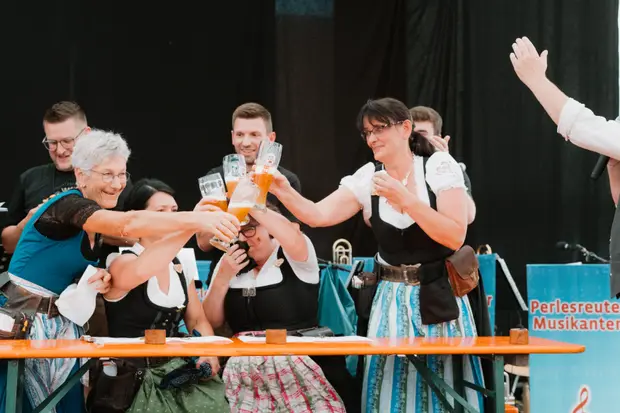 Schmalzlerfest Perlesreut 2025 Sonntag: Schnupferwettbewerb, Verlosung, d Noudnigln Foto 2501430
