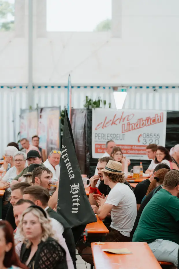 Schmalzlerfest Perlesreut 2025 Sonntag: Schnupferwettbewerb, Verlosung, d Noudnigln Foto 2501432