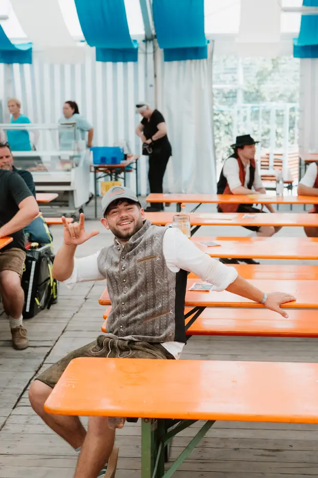 Schmalzlerfest Perlesreut 2025 Sonntag: Schnupferwettbewerb, Verlosung, d Noudnigln Foto 2501433