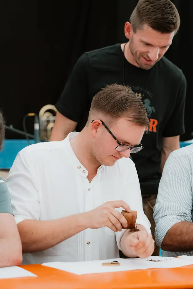 Schmalzlerfest Perlesreut 2025 Sonntag: Schnupferwettbewerb, Verlosung, d Noudnigln Foto 2501435