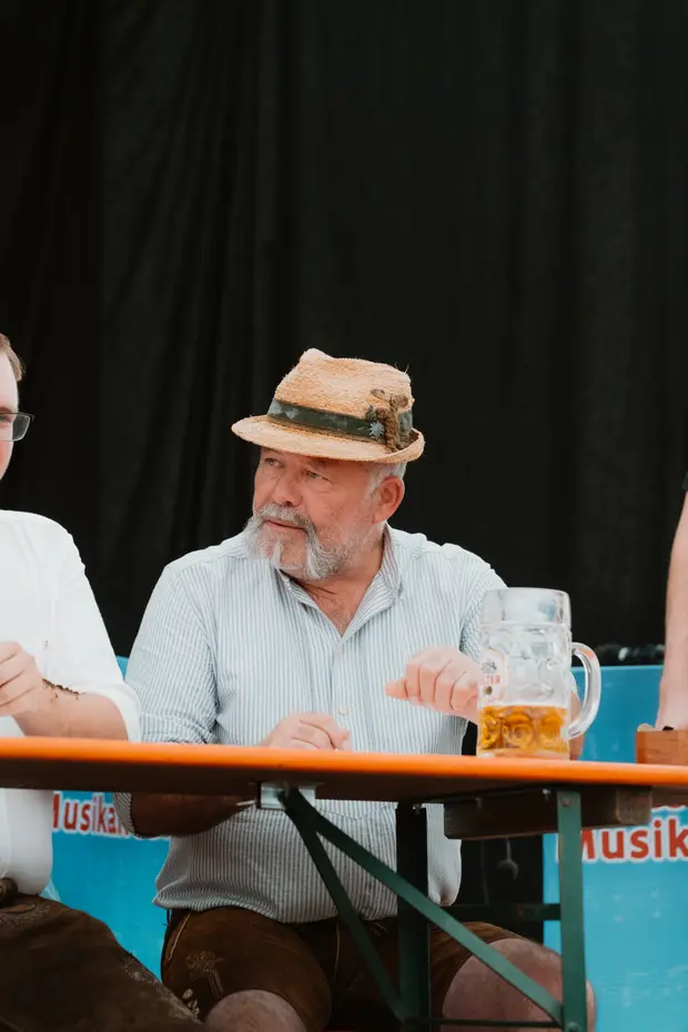 Schmalzlerfest Perlesreut 2025 Sonntag: Schnupferwettbewerb, Verlosung, d Noudnigln Foto 2501438