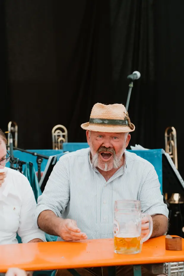Schmalzlerfest Perlesreut 2025 Sonntag: Schnupferwettbewerb, Verlosung, d Noudnigln Foto 2501442