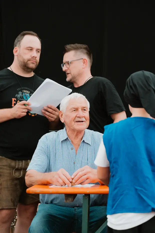 Schmalzlerfest Perlesreut 2025 Sonntag: Schnupferwettbewerb, Verlosung, d Noudnigln Foto 2501451