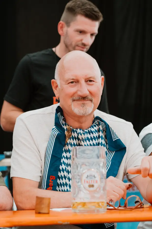 Schmalzlerfest Perlesreut 2025 Sonntag: Schnupferwettbewerb, Verlosung, d Noudnigln Foto 2501454