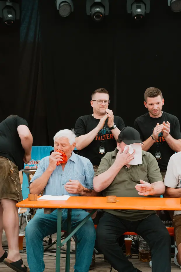 Schmalzlerfest Perlesreut 2025 Sonntag: Schnupferwettbewerb, Verlosung, d Noudnigln Foto 2501459