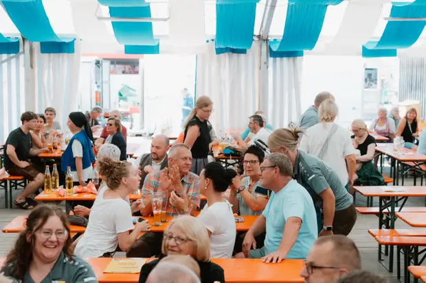 Schmalzlerfest Perlesreut 2025 Sonntag: Schnupferwettbewerb, Verlosung, d Noudnigln Foto 2501460