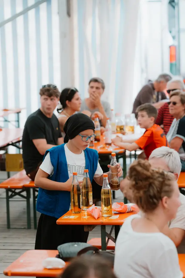 Schmalzlerfest Perlesreut 2025 Sonntag: Schnupferwettbewerb, Verlosung, d Noudnigln Foto 2501462