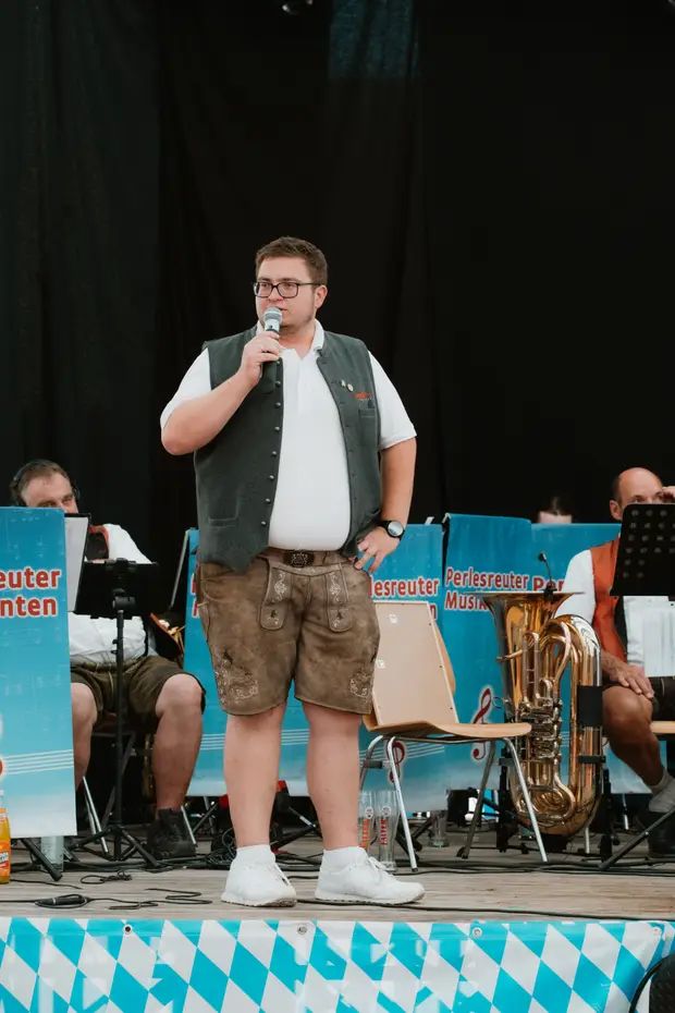 Schmalzlerfest Perlesreut 2025 Sonntag: Schnupferwettbewerb, Verlosung, d Noudnigln Foto 2501476