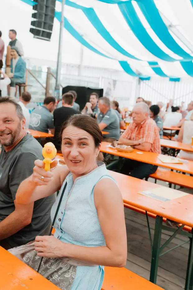Schmalzlerfest Perlesreut 2025 Sonntag: Schnupferwettbewerb, Verlosung, d Noudnigln Foto 2501479